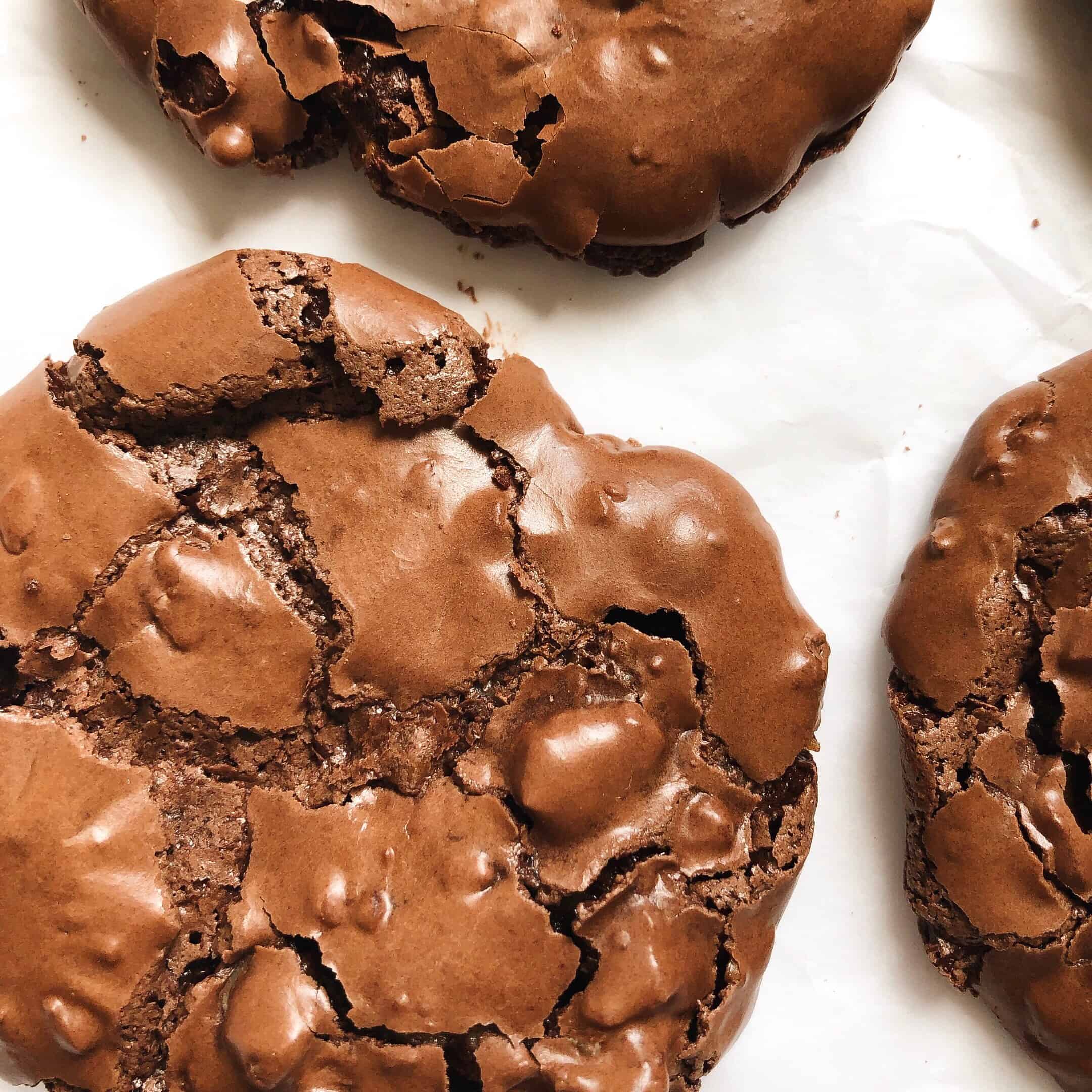 Chewy Chocolate Meringues - A Baking Wonderland